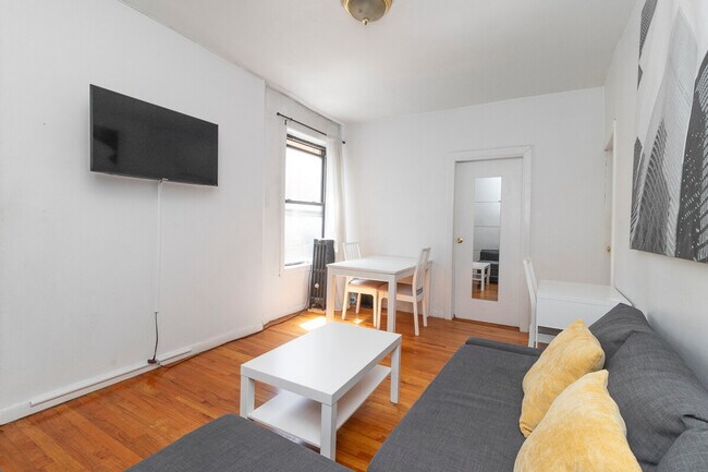 Building Photo - 315-317-317 E 95th St