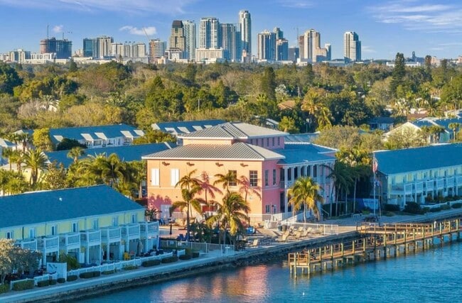 Building Photo - 5011 Starfish Dr SE