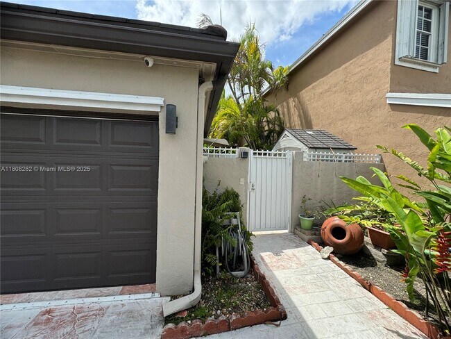 Primary Photo - 9912 SW 154th Ct