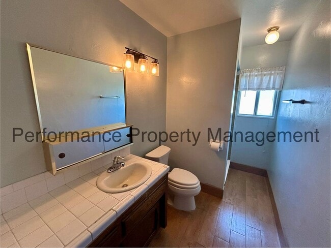 Building Photo - Beautiful 4 Bed/2 Bath 55+ Home w/ RBP & S...