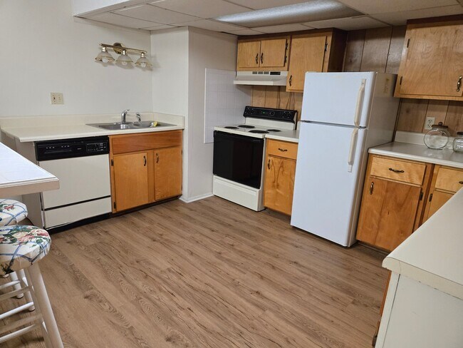 Building Photo - 3339 Sanford Dr