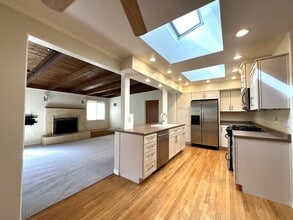 Building Photo - East Clairemont Mesa - Spacious 3 Bedroom / 1.5 Bath Single-Story Home with AC and Garage