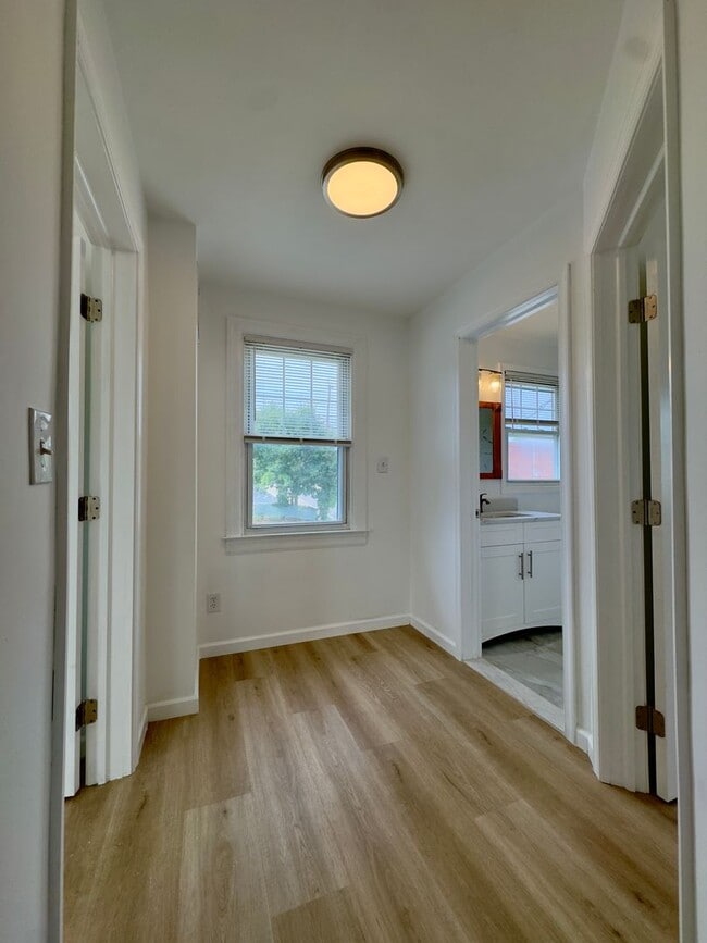 Building Photo - 1108 Elm Ridge Ave