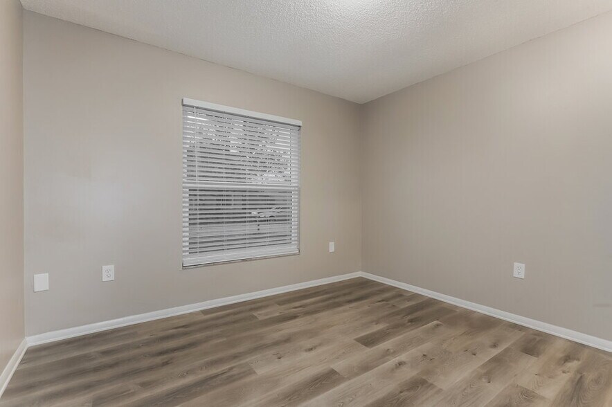 Building Photo - 705 Hazy Meadow Ct