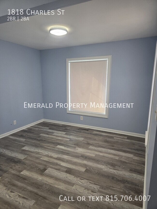 Building Photo - 1818 Charles St