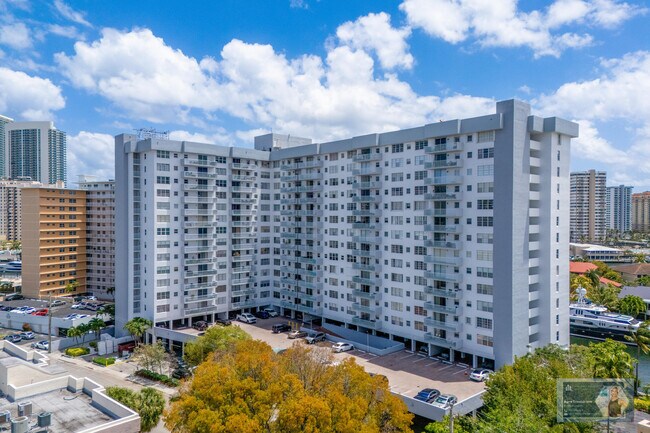 Building Photo - 137 Golden Isles Dr