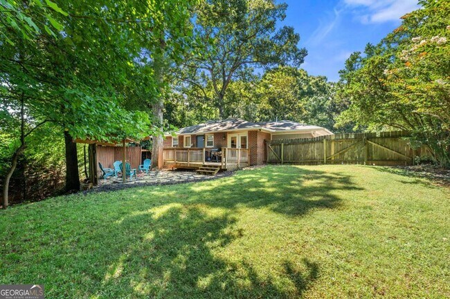 Building Photo - 811 Whelchel Dr