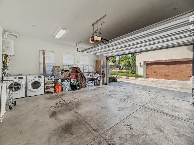 Building Photo - Unit