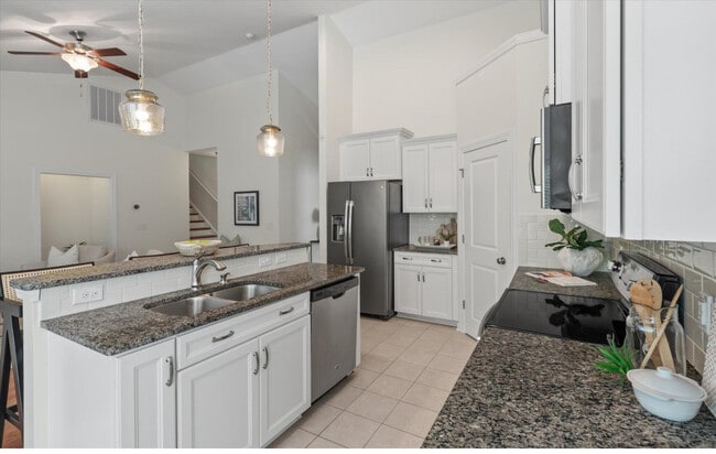 Building Photo - 1610 Fishbone Dr