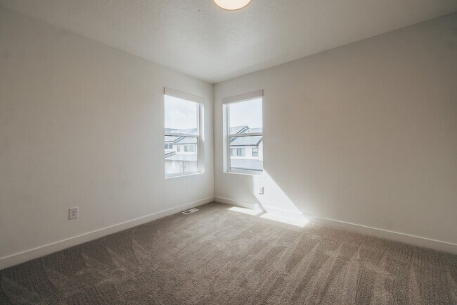 Building Photo - Stunning 4 Bedroom Home in Lehi with Great Amenities!
