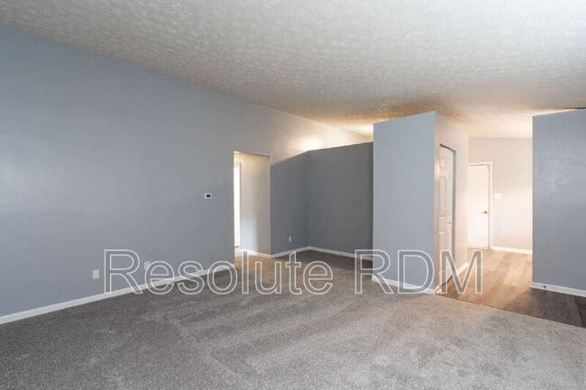 Building Photo - 3826 Ireland Dr