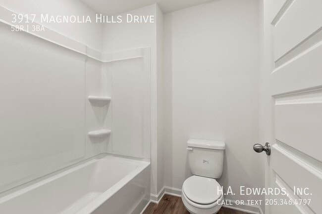 Building Photo - 3917 Magnolia Hls Dr