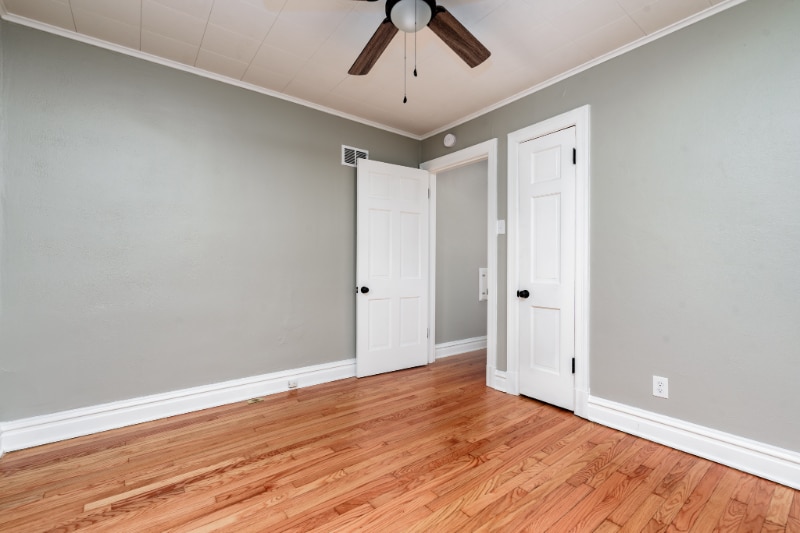 Building Photo - 554 S Clay Ave