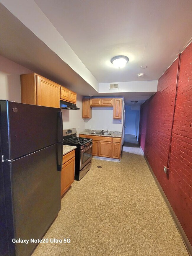 Building Photo - 1423 S Drake Ave