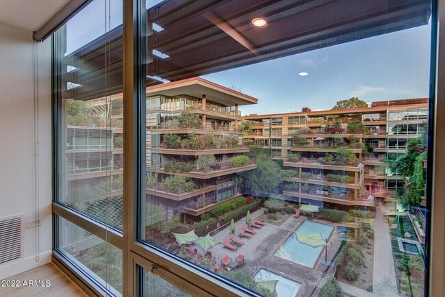 Building Photo - 7121 E Rancho Vista Dr