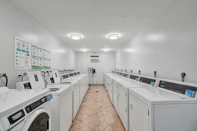 Building Photo - 4605