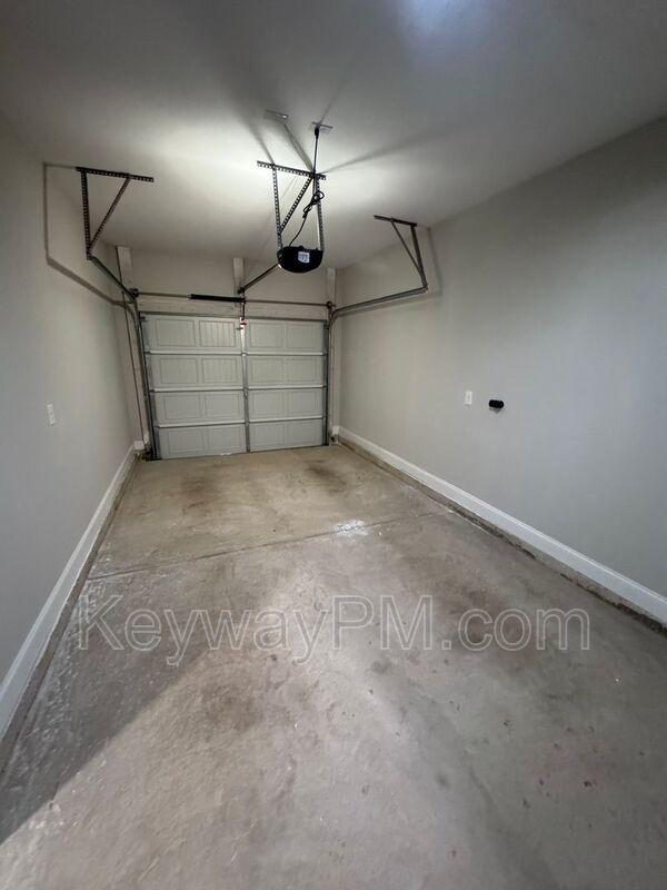 Building Photo - 334 Sumac Trail