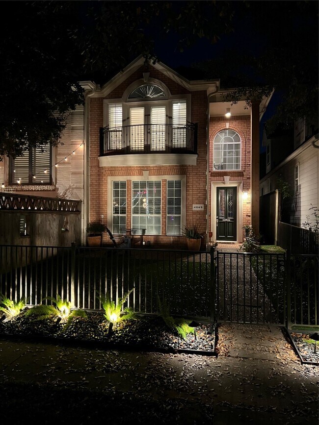 Building Photo - 6304 Pickens St