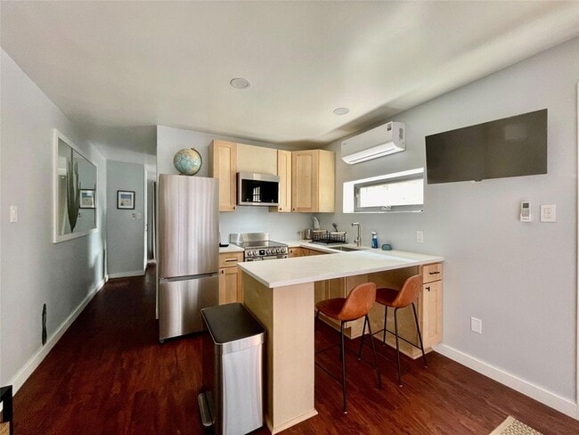 Building Photo - 1023 Nile St