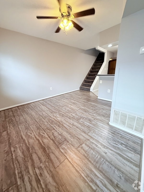 Building Photo - 925 N 28th St