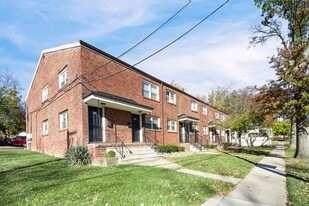 Building Photo - Benner Street Townhomes