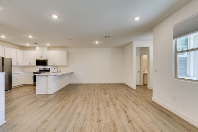 Building Photo - 160 Silver Run Ln