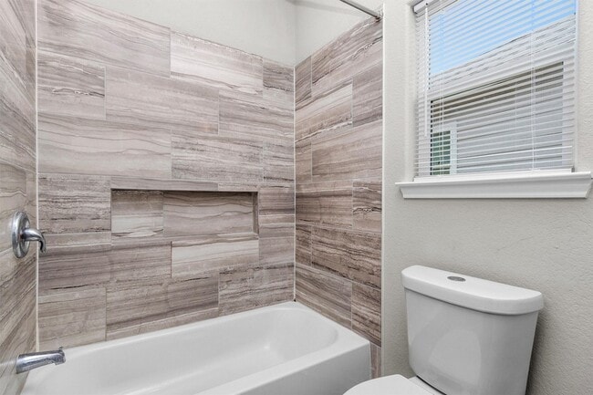 Building Photo - 16706 E Hammon