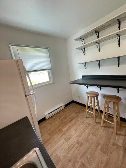 Building Photo - 120 Karen St