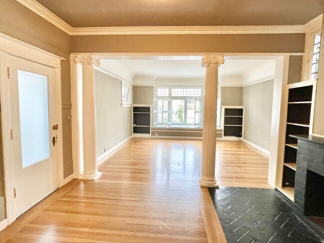 Building Photo - Lower Pacific Heights 2BR/2BA Condo With Bonus Room! Deck! Yard! Garage!  PROGRESSIVE