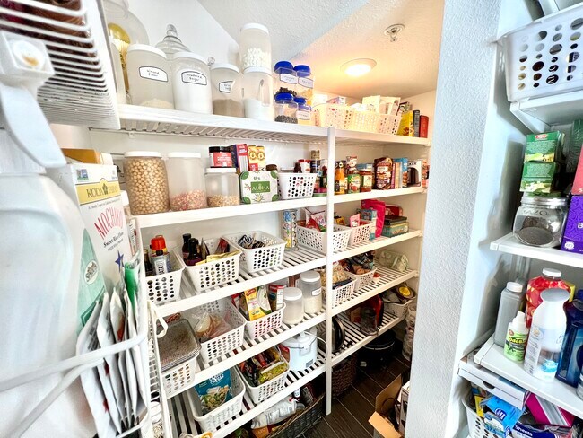 Building Photo - 5120 Bridge St