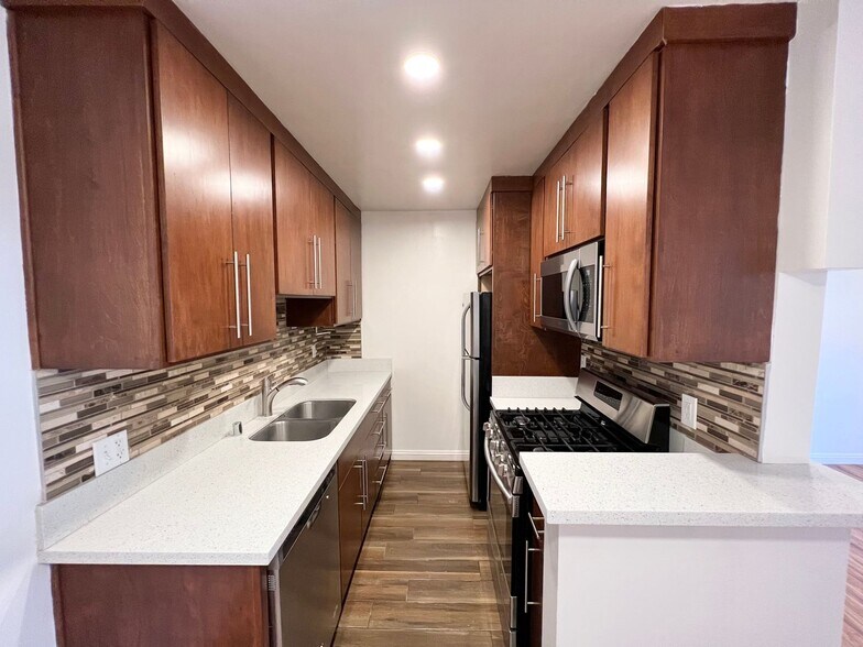 Building Photo - 3601 Keystone Av