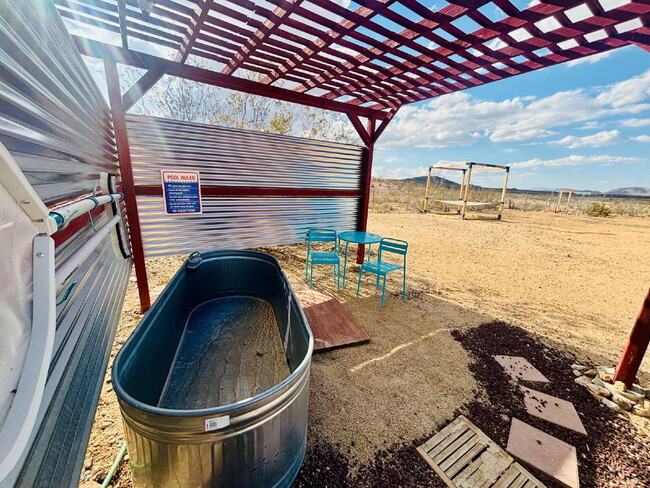 Building Photo - Joshua Tree Cabin in Peaceful, Wide Open Space!