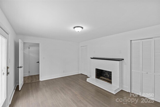 Building Photo - 1601 Gambia St
