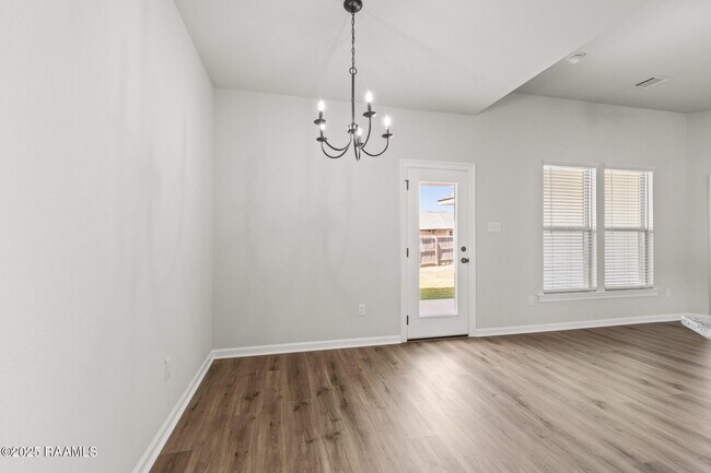 Building Photo - 207 Barnsley Dr