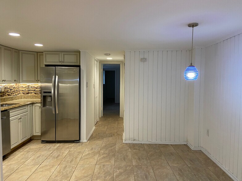 Dining area - 112 3rd St NE