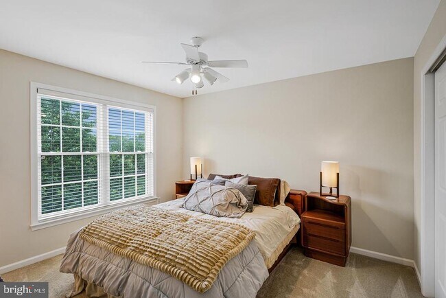 Building Photo - 12405 Willow Falls Dr