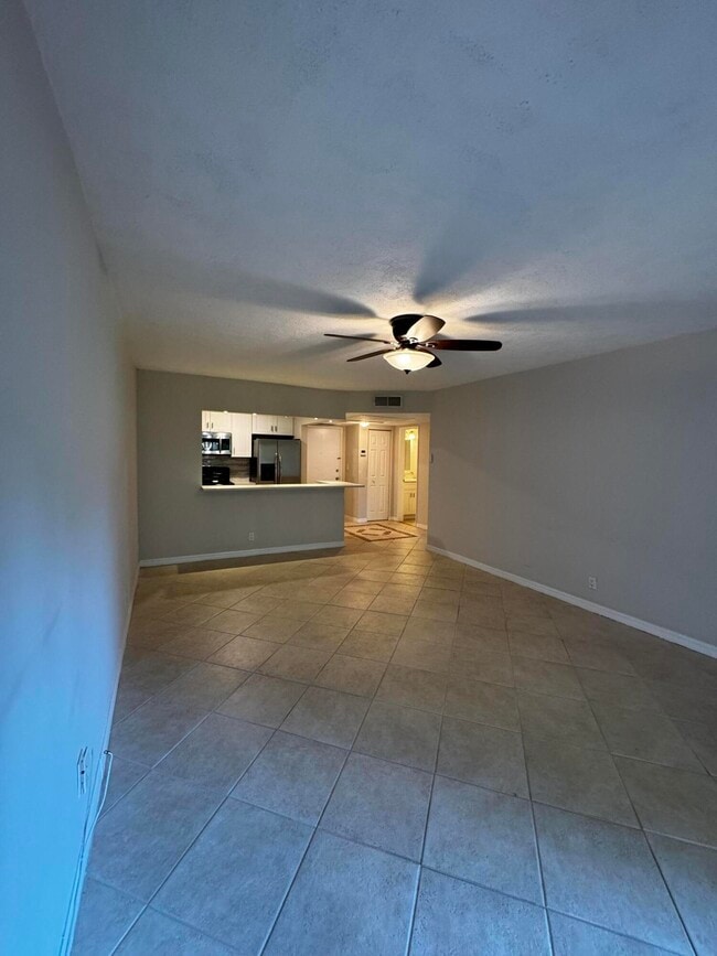 Building Photo - 251 S Cypress Rd