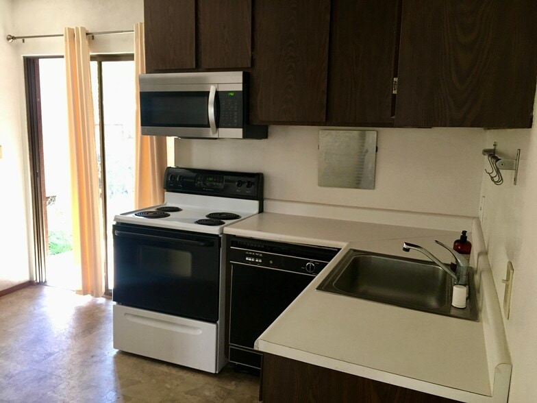 Kitchen - 2342 Hilgard Ave