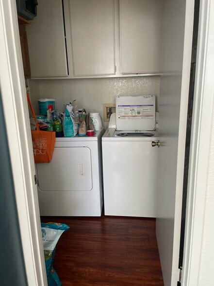 Building Photo - 127 Shepardson Ln