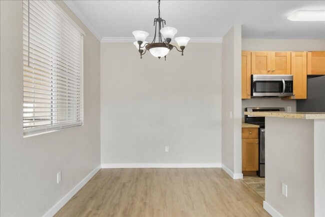 Building Photo - Remodeled 1-Bed Condo -  Prime Carmel Vall...