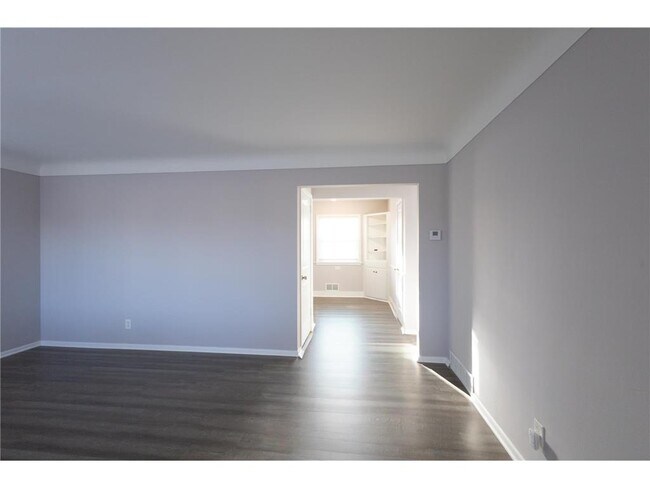 Building Photo - 3451 N Logan Ave
