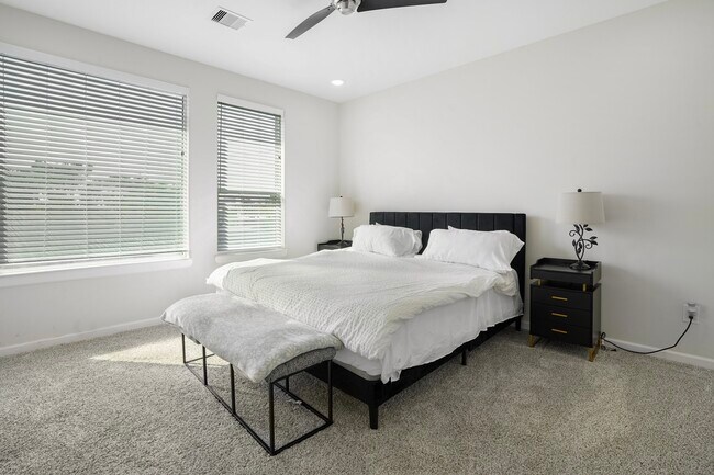 Building Photo - 1611 Shelby St