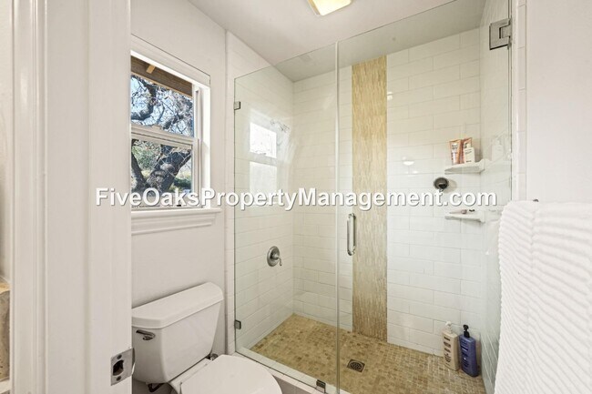 Building Photo - 5185 Mertola Dr