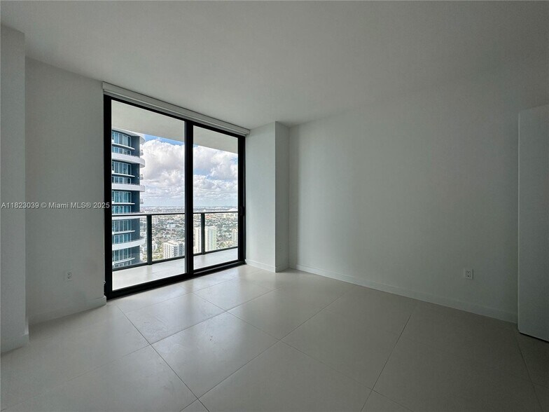 Building Photo - 1300 S Miami Ave