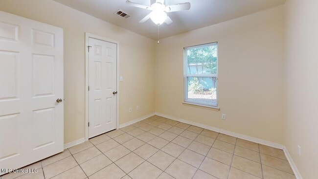 Building Photo - 394 Rosalie Maria Dr