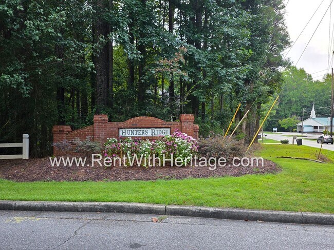 Building Photo - 6322 Hillview Ln