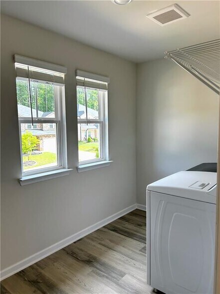 Building Photo - 7798 Richmond Trl
