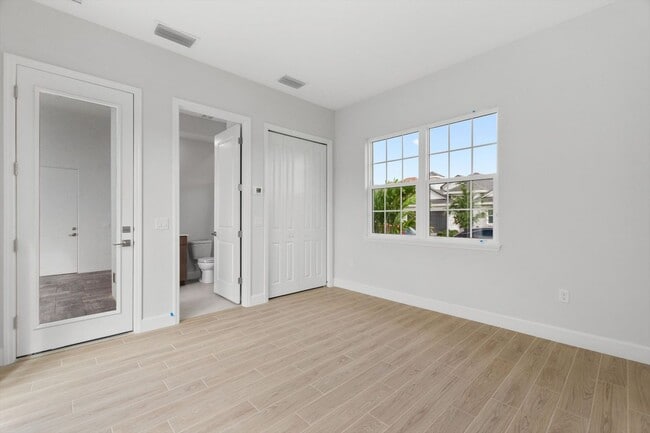 Building Photo - 107 Hampton Loop