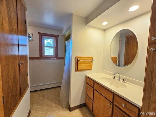 Building Photo - 1970 Sturgeon Point Rd