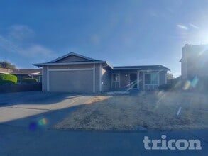 Building Photo - 607 Placer Ln